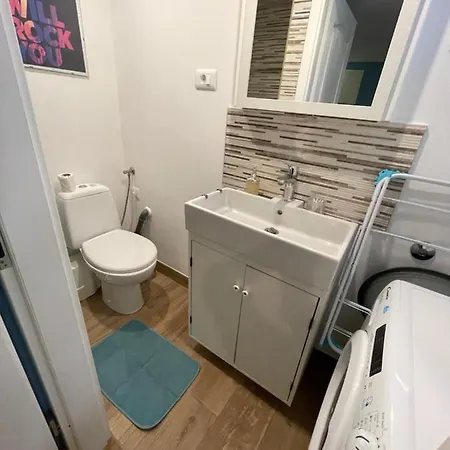 Pod Room, Free Parking דירה זאדאר