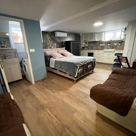 Pod Room, Free Parking Apartment *