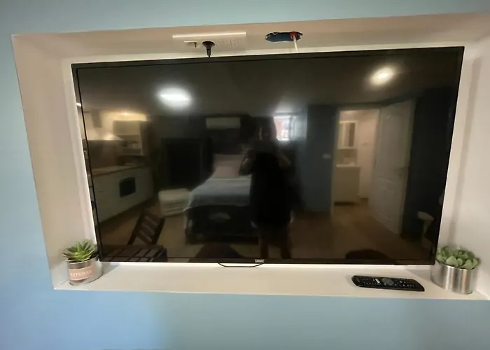 Pod Room, Free Parking